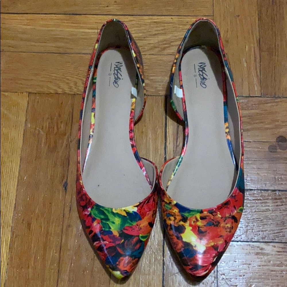 Floral Mossimo flat shoes in size 10